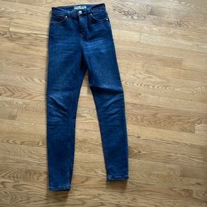 Size 26 L32 Topshop Jamie jeans indigo blue